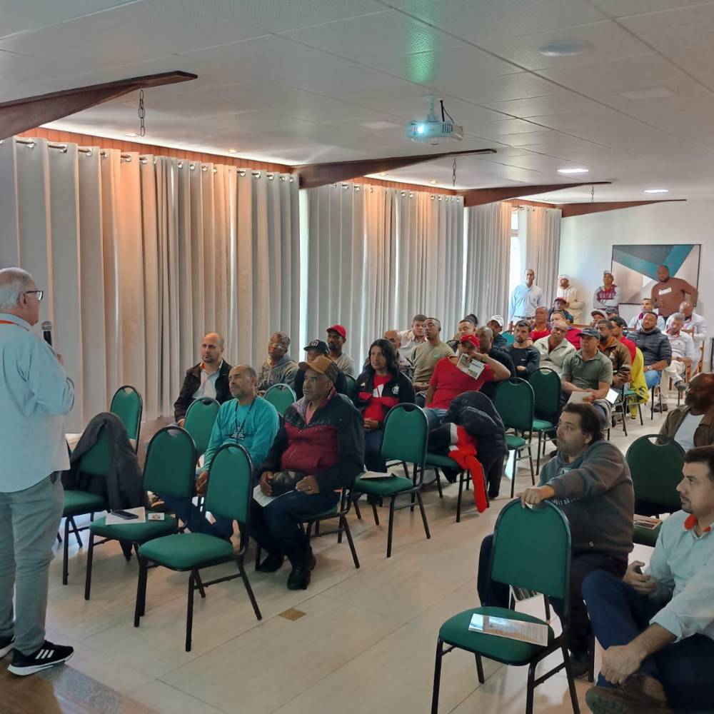 forum-alinhamento-tecnico-obras-ferroviarias-2 Alinhamento técnico nas obras ferroviárias é destaque no Fórum de Encarregados e Supervisores da Prumo