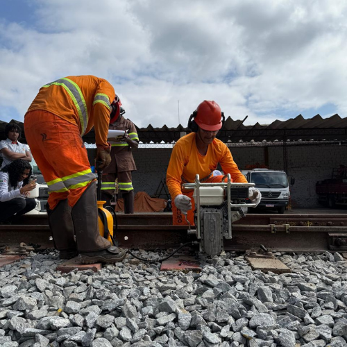 treinamento-operadores-maquinas-leves-prumo-3 Treinamento de operadores de máquinas leves reforça técnica e segurança na Prumo