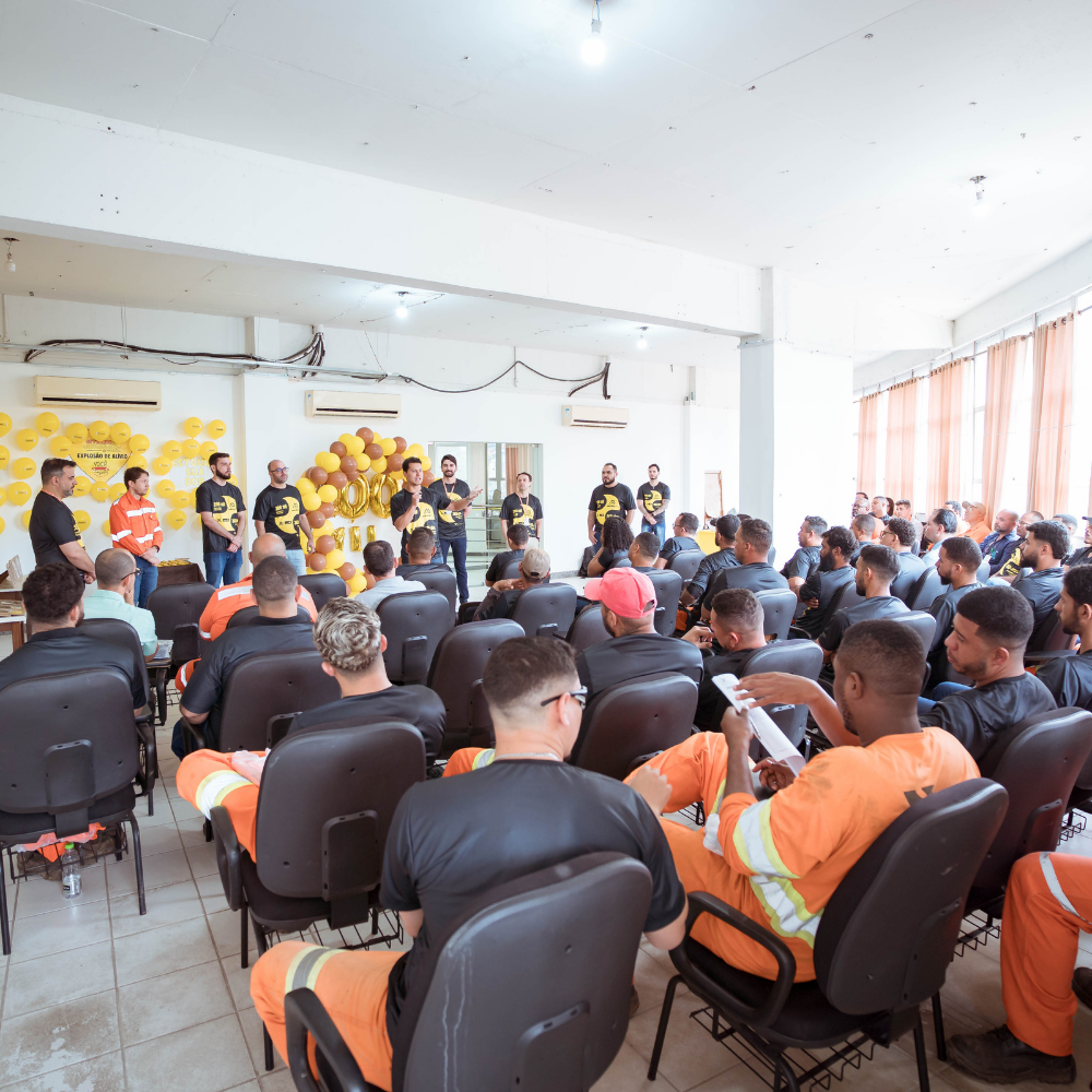 estrada-de-ferro-vitoria-a-minas-200-mil-dormentes-consorcio-prumat-5 Consórcio PRUMAT avança em obras na Estrada de Ferro Vitória a Minas com 200 mil dormentes renovados e um ano sem acidentes